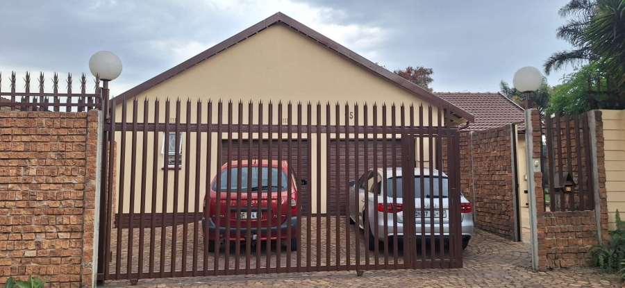 4 Bedroom Property for Sale in Brackenhurst Gauteng