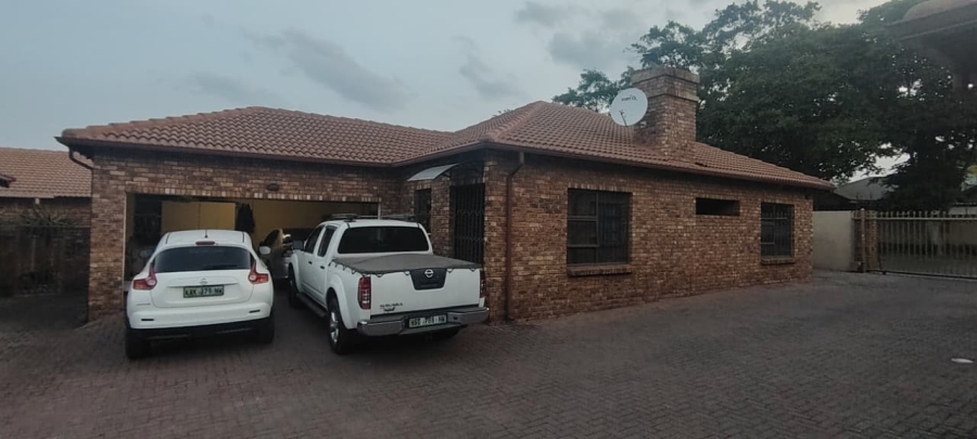 3 Bedroom Property for Sale in New Redruth Gauteng