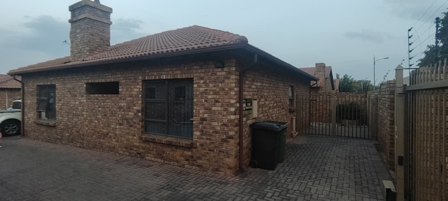 3 Bedroom Property for Sale in New Redruth Gauteng