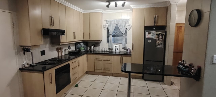 3 Bedroom Property for Sale in New Redruth Gauteng