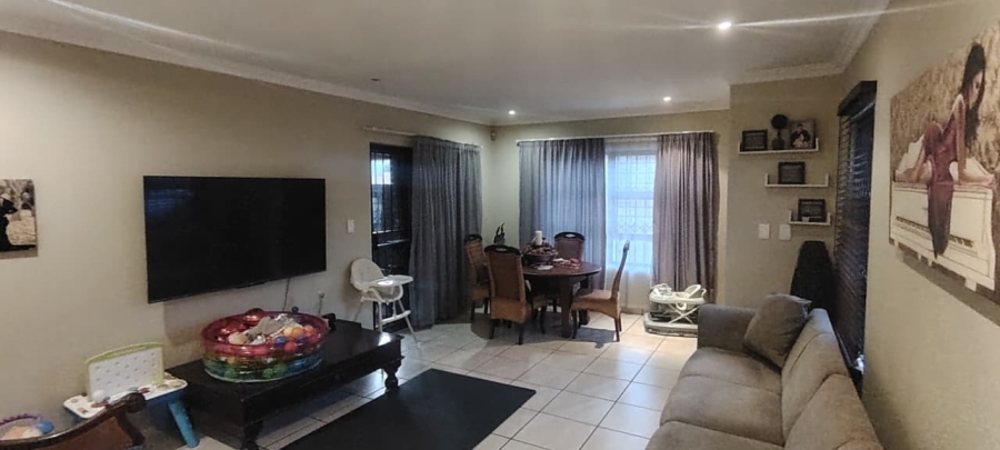 3 Bedroom Property for Sale in New Redruth Gauteng