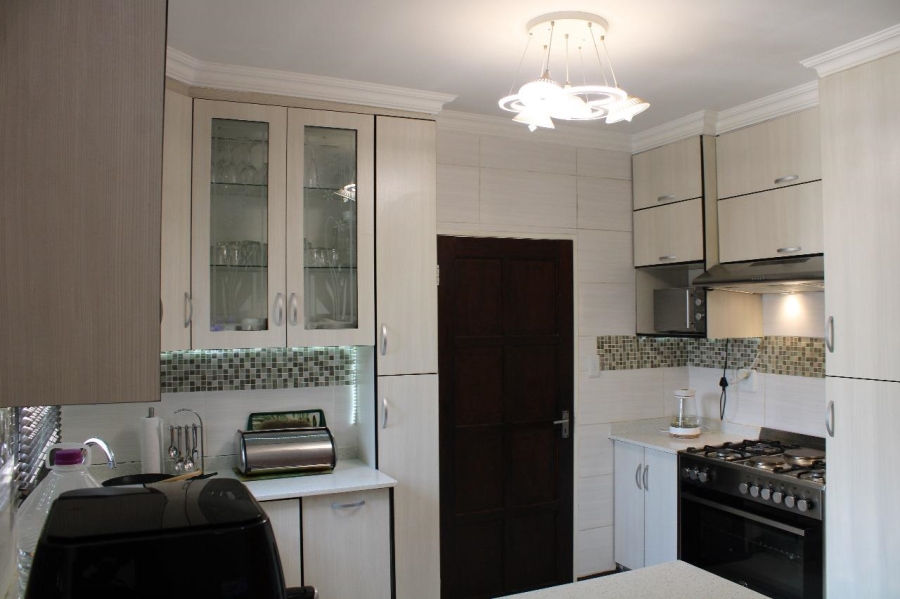 3 Bedroom Property for Sale in Roodekop Gauteng