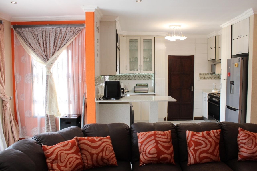 3 Bedroom Property for Sale in Roodekop Gauteng