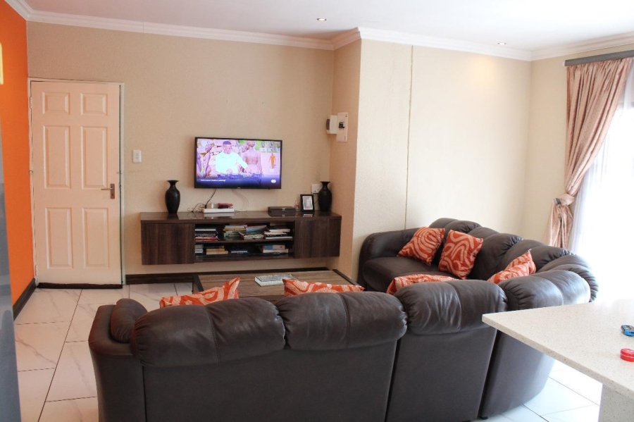 3 Bedroom Property for Sale in Roodekop Gauteng