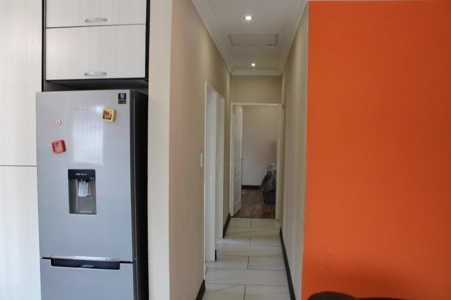 3 Bedroom Property for Sale in Roodekop Gauteng