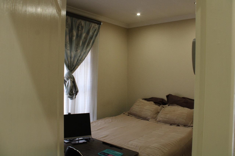 3 Bedroom Property for Sale in Roodekop Gauteng