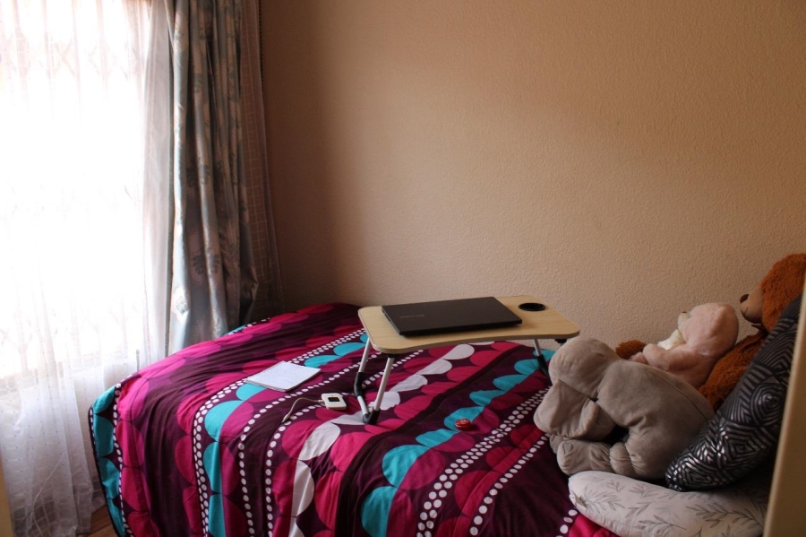 3 Bedroom Property for Sale in Roodekop Gauteng