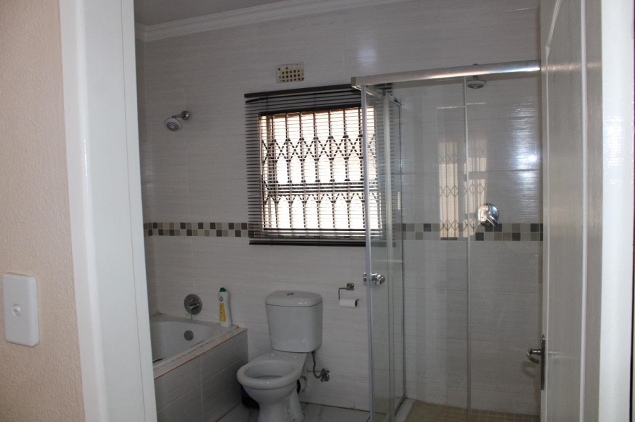 3 Bedroom Property for Sale in Roodekop Gauteng