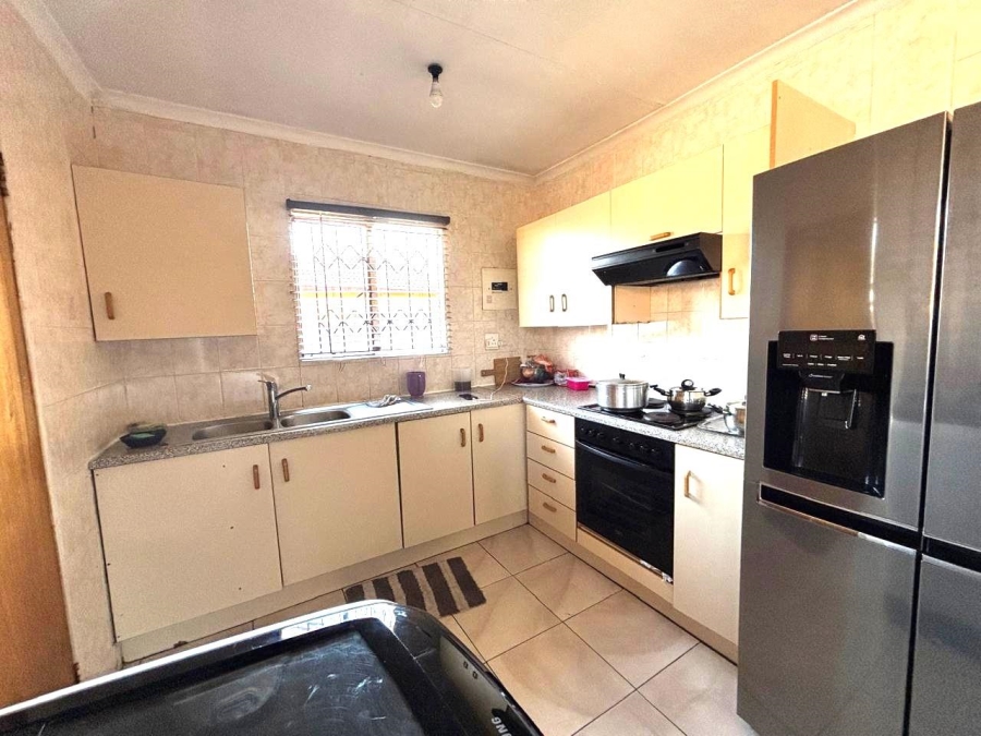 3 Bedroom Property for Sale in Alveda Park Gauteng