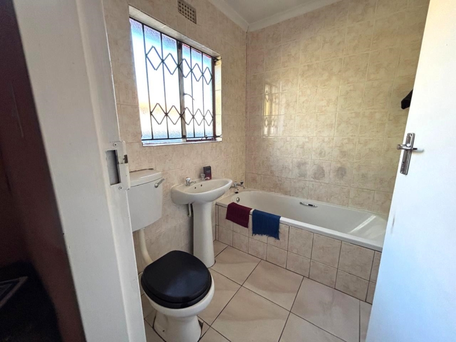 3 Bedroom Property for Sale in Alveda Park Gauteng