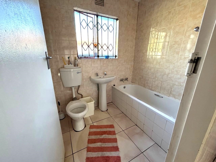 3 Bedroom Property for Sale in Alveda Park Gauteng