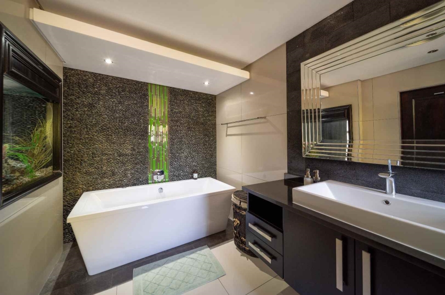 5 Bedroom Property for Sale in Rynfield Gauteng