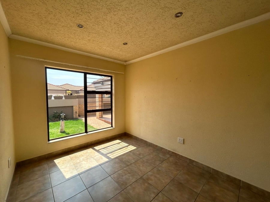 3 Bedroom Property for Sale in Pomona Gauteng