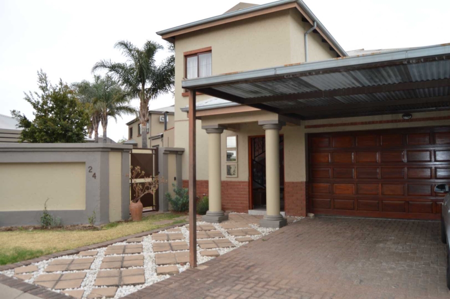 4 Bedroom Property for Sale in Verwoerdpark Gauteng