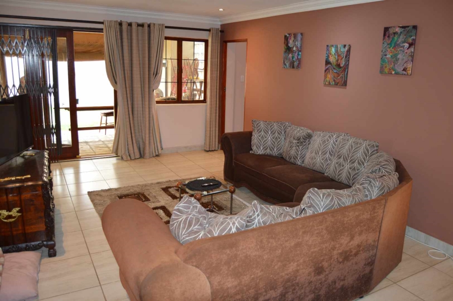 4 Bedroom Property for Sale in Verwoerdpark Gauteng