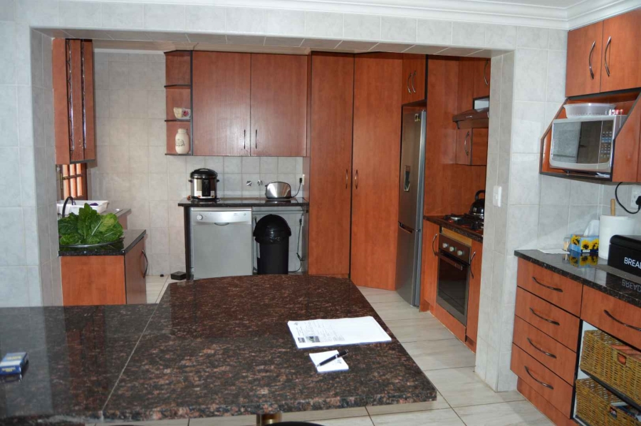 4 Bedroom Property for Sale in Verwoerdpark Gauteng