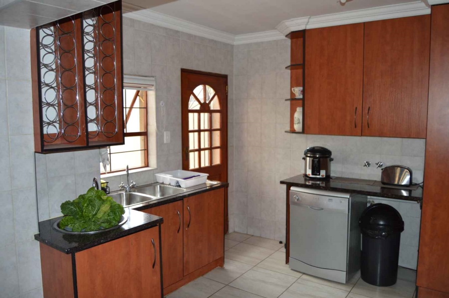 4 Bedroom Property for Sale in Verwoerdpark Gauteng