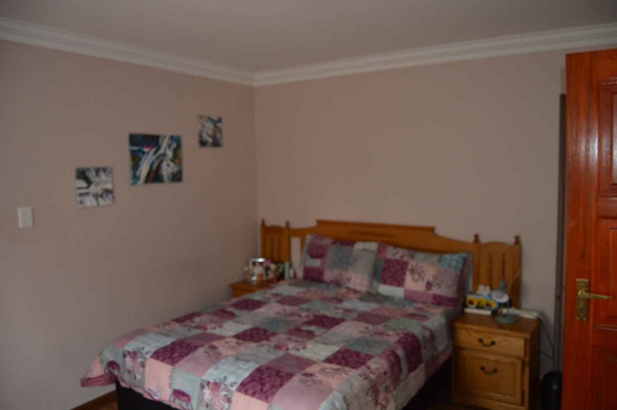 4 Bedroom Property for Sale in Verwoerdpark Gauteng