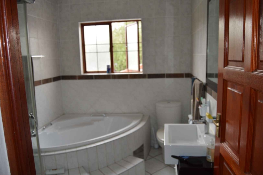 4 Bedroom Property for Sale in Verwoerdpark Gauteng