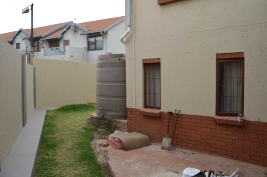 4 Bedroom Property for Sale in Verwoerdpark Gauteng