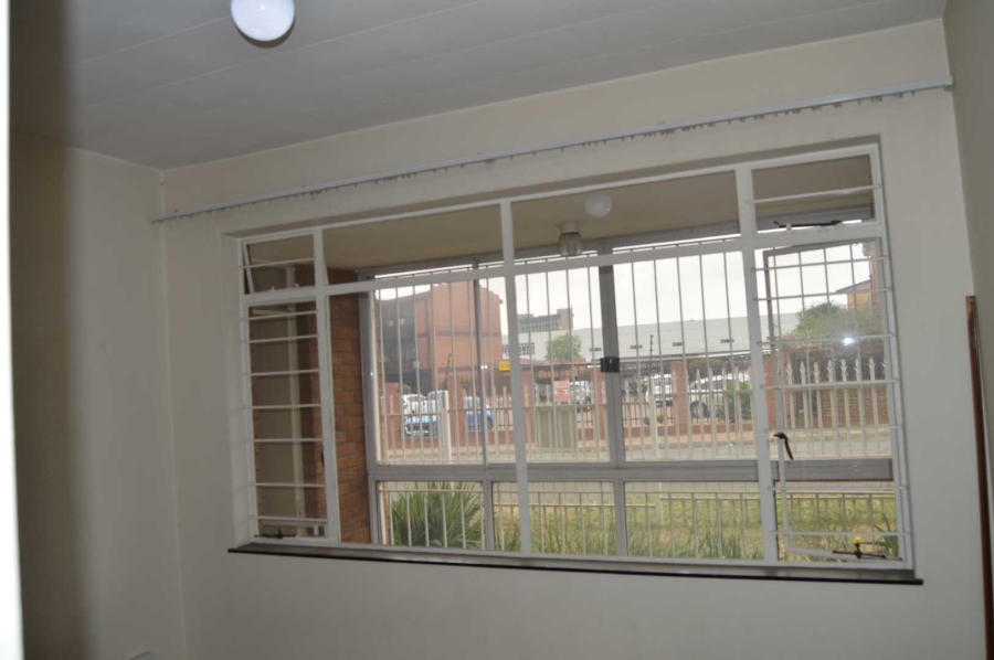 2 Bedroom Property for Sale in New Redruth Gauteng