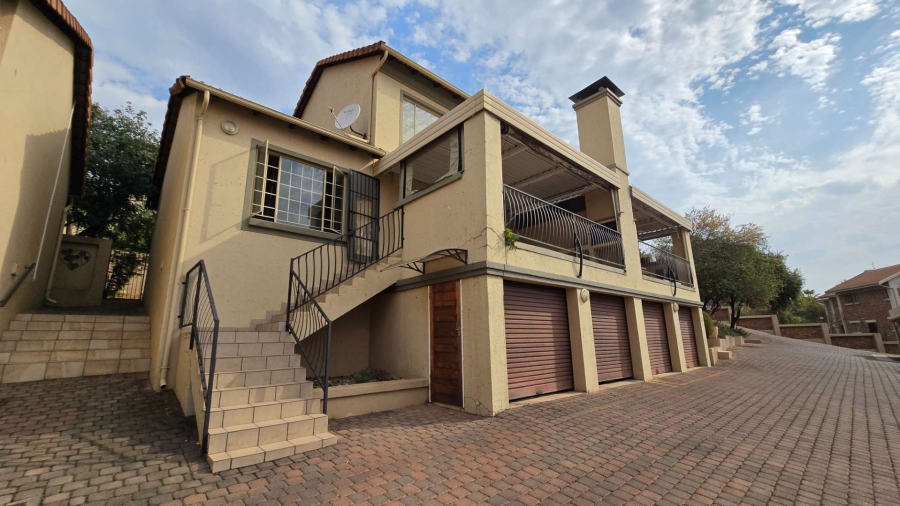 3 Bedroom Property for Sale in La Montagne Gauteng