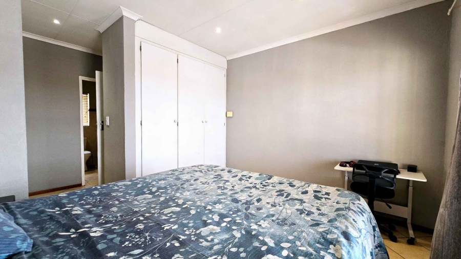 3 Bedroom Property for Sale in La Montagne Gauteng