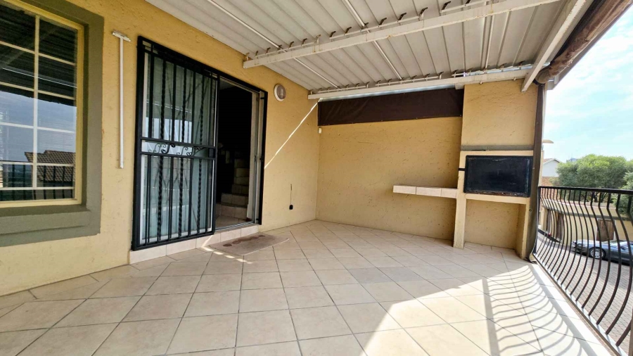 3 Bedroom Property for Sale in La Montagne Gauteng