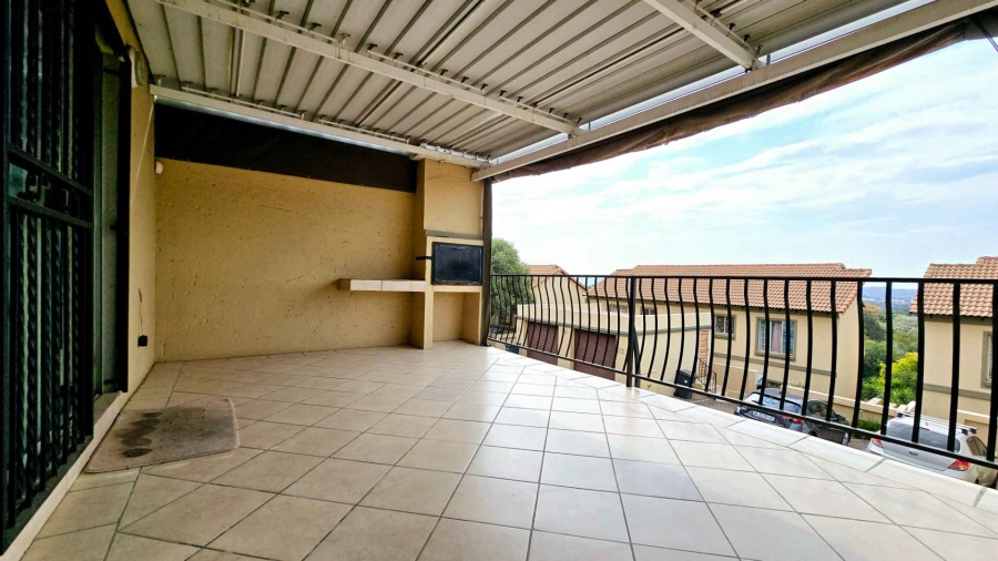 3 Bedroom Property for Sale in La Montagne Gauteng