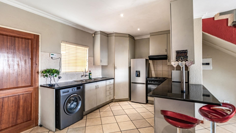 3 Bedroom Property for Sale in La Montagne Gauteng