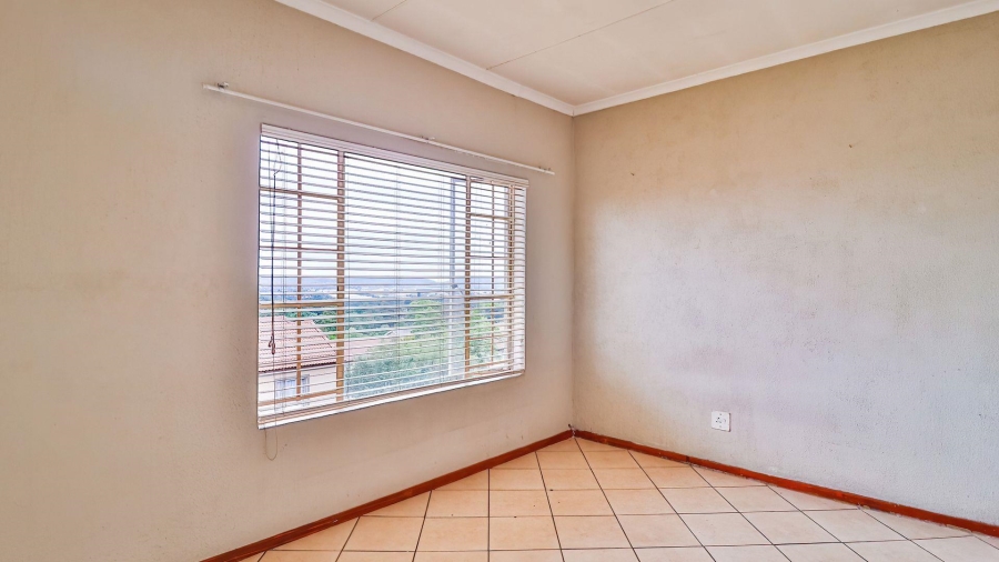 3 Bedroom Property for Sale in La Montagne Gauteng