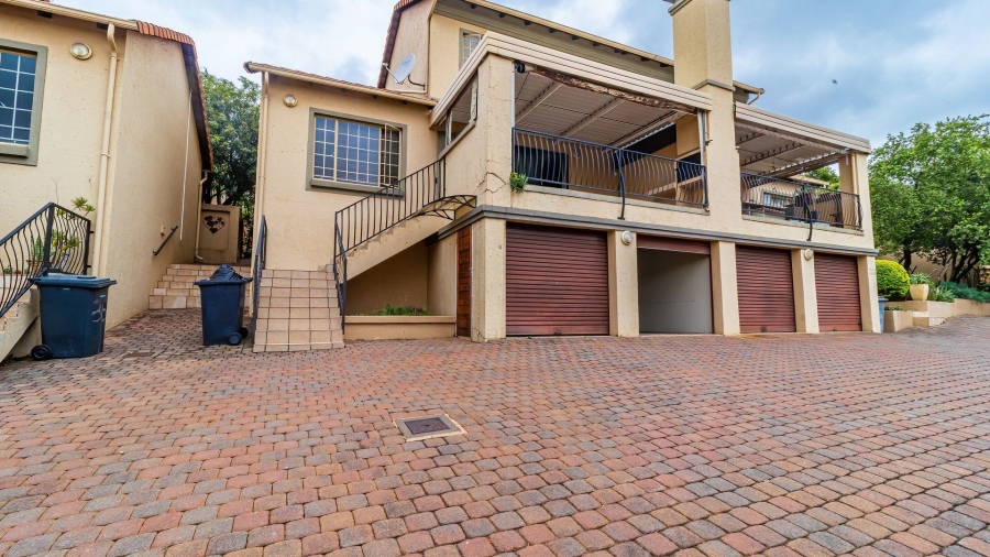 3 Bedroom Property for Sale in La Montagne Gauteng