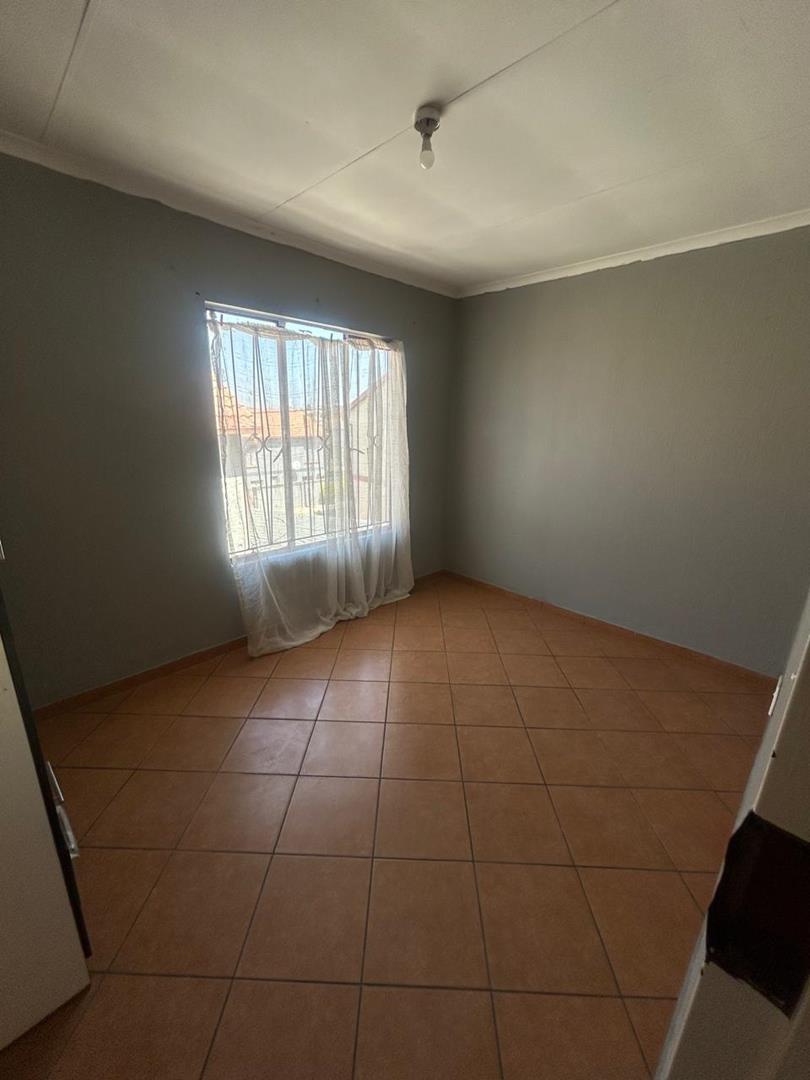 2 Bedroom Property for Sale in Lotus Gardens Gauteng