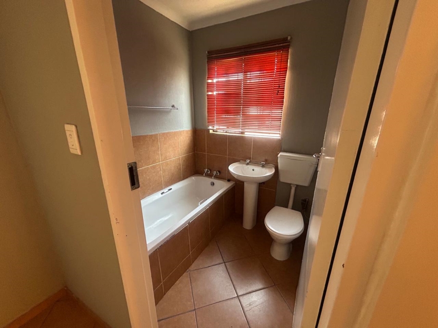 2 Bedroom Property for Sale in Lotus Gardens Gauteng