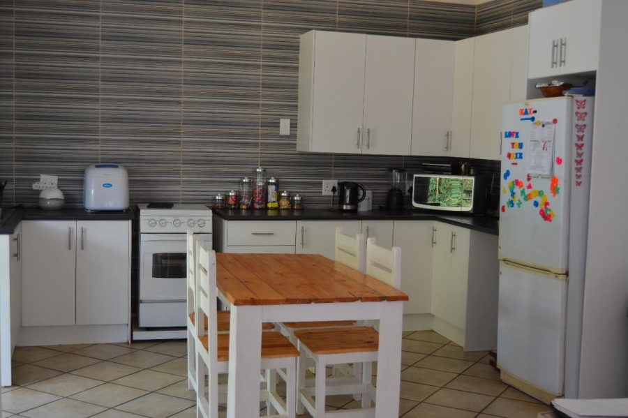 4 Bedroom Property for Sale in Unitas Park Gauteng