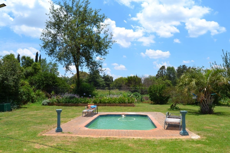 4 Bedroom Property for Sale in Unitas Park Gauteng