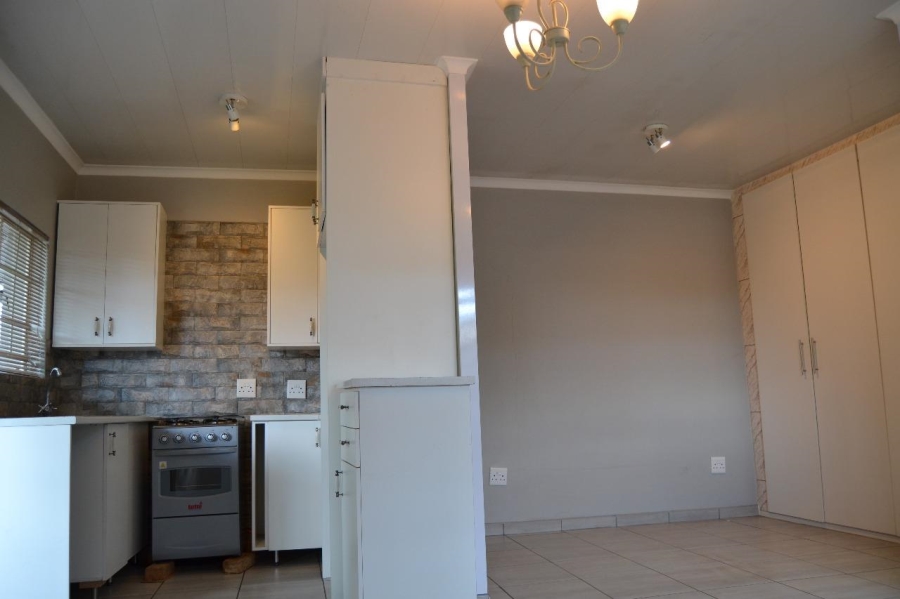 4 Bedroom Property for Sale in Unitas Park Gauteng