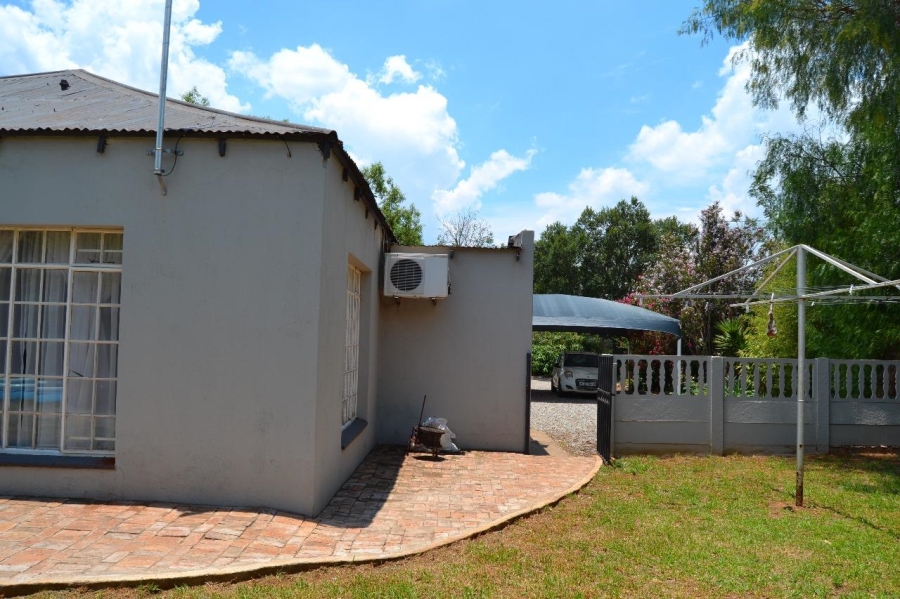 4 Bedroom Property for Sale in Unitas Park Gauteng
