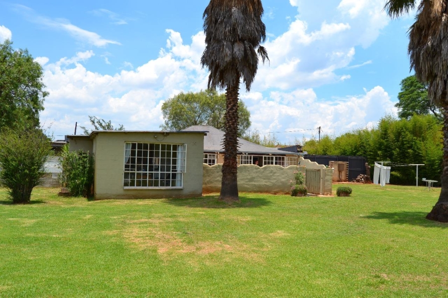 4 Bedroom Property for Sale in Unitas Park Gauteng