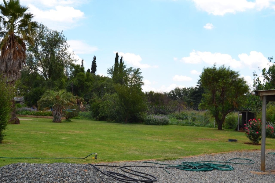 4 Bedroom Property for Sale in Unitas Park Gauteng