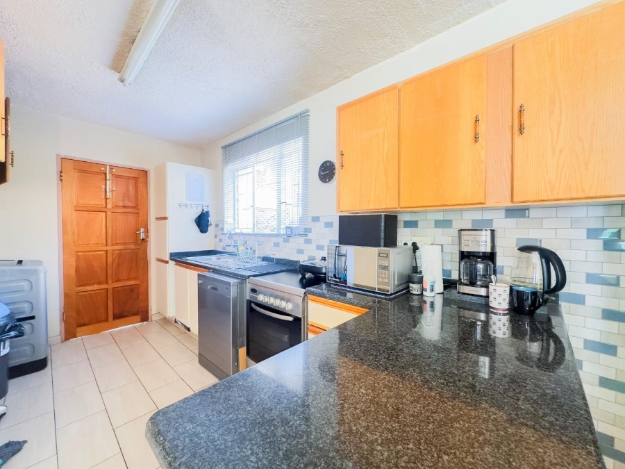 3 Bedroom Property for Sale in Garsfontein Gauteng