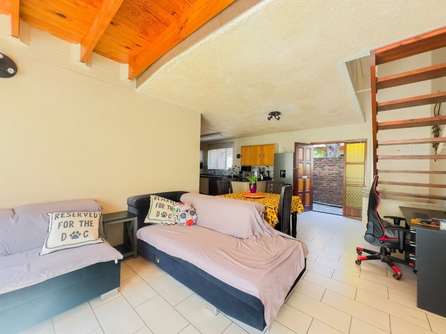 3 Bedroom Property for Sale in Garsfontein Gauteng