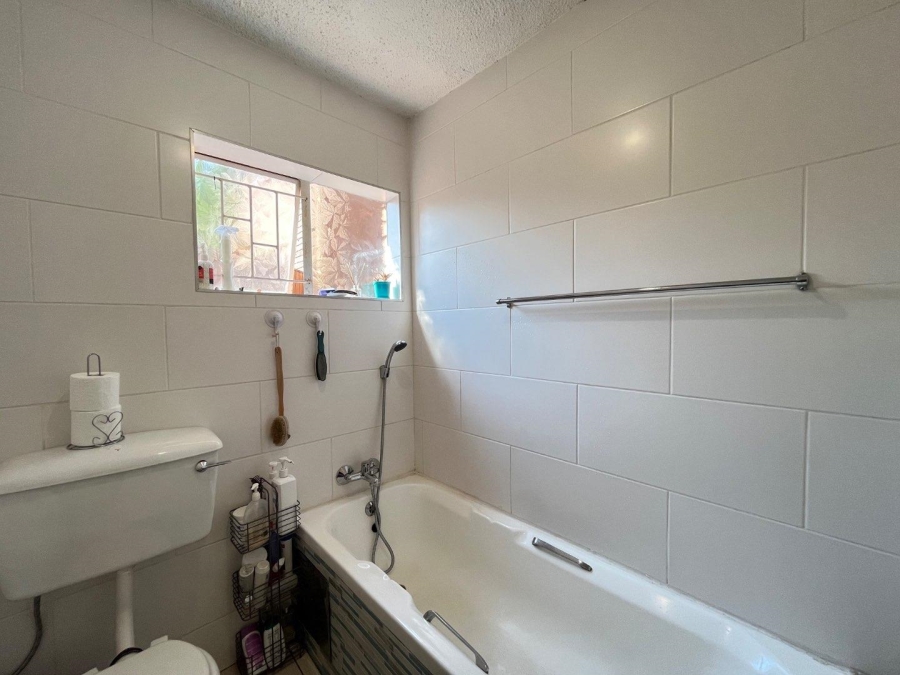 3 Bedroom Property for Sale in Garsfontein Gauteng