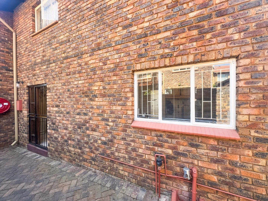 3 Bedroom Property for Sale in Garsfontein Gauteng