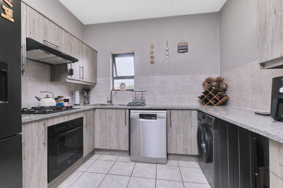 2 Bedroom Property for Sale in Wilgeheuwel Gauteng