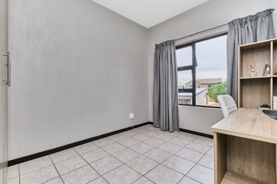 2 Bedroom Property for Sale in Wilgeheuwel Gauteng