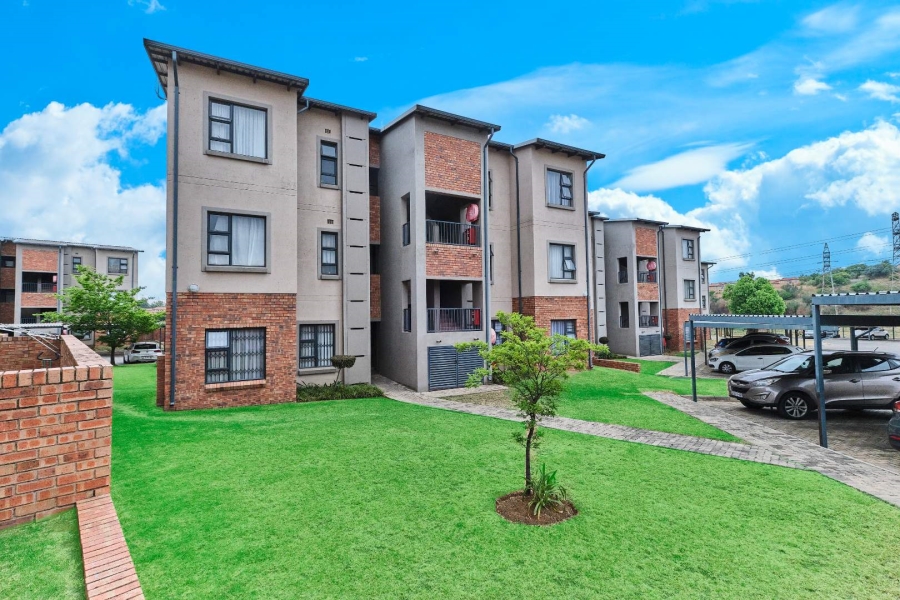 2 Bedroom Property for Sale in Wilgeheuwel Gauteng