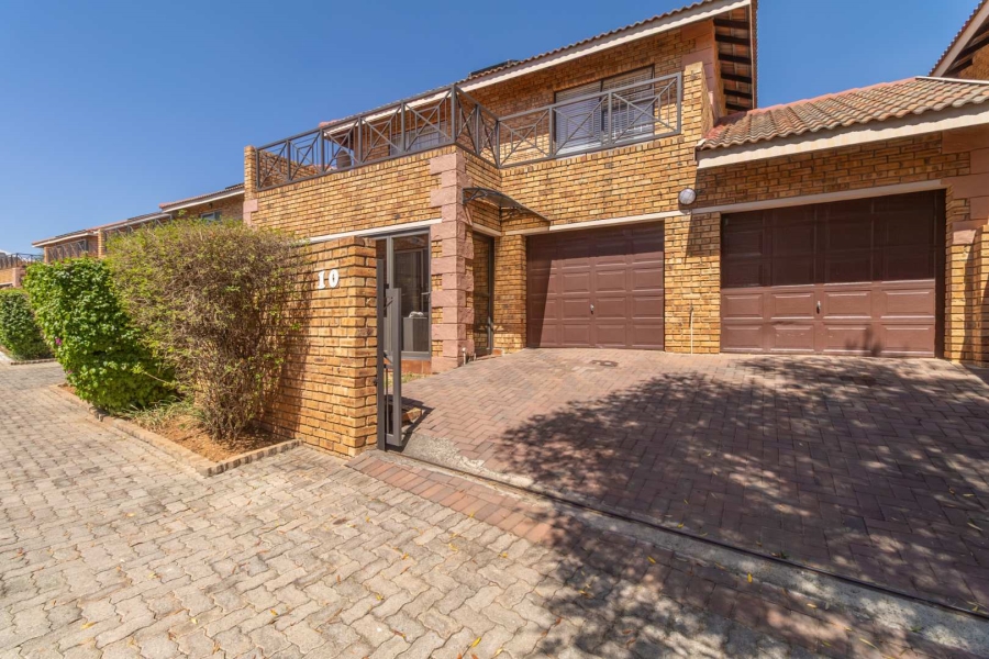 3 Bedroom Property for Sale in Honeydew Manor Gauteng