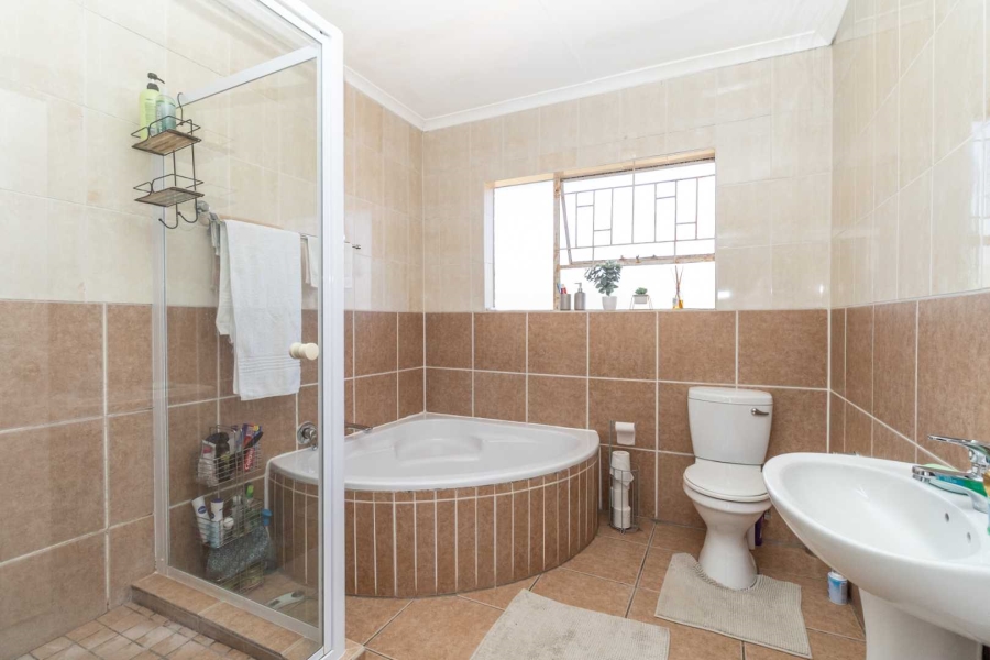 3 Bedroom Property for Sale in Honeydew Manor Gauteng