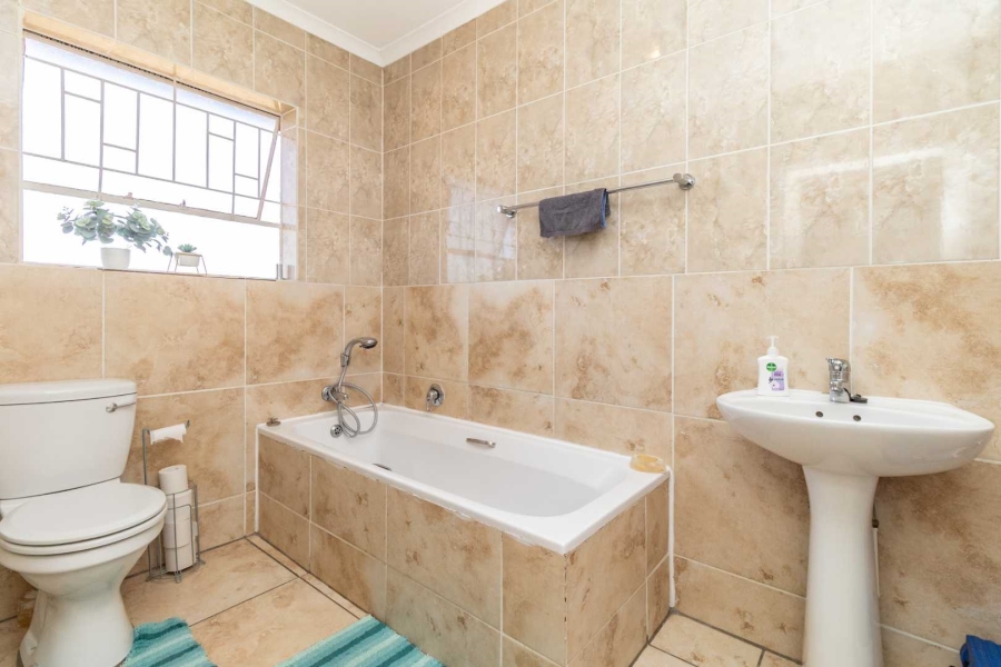 3 Bedroom Property for Sale in Honeydew Manor Gauteng